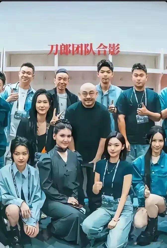 #刀郎为什么广受欢迎?#

错过了《2002年的那场雪》。

但我终于听到了刀郎
