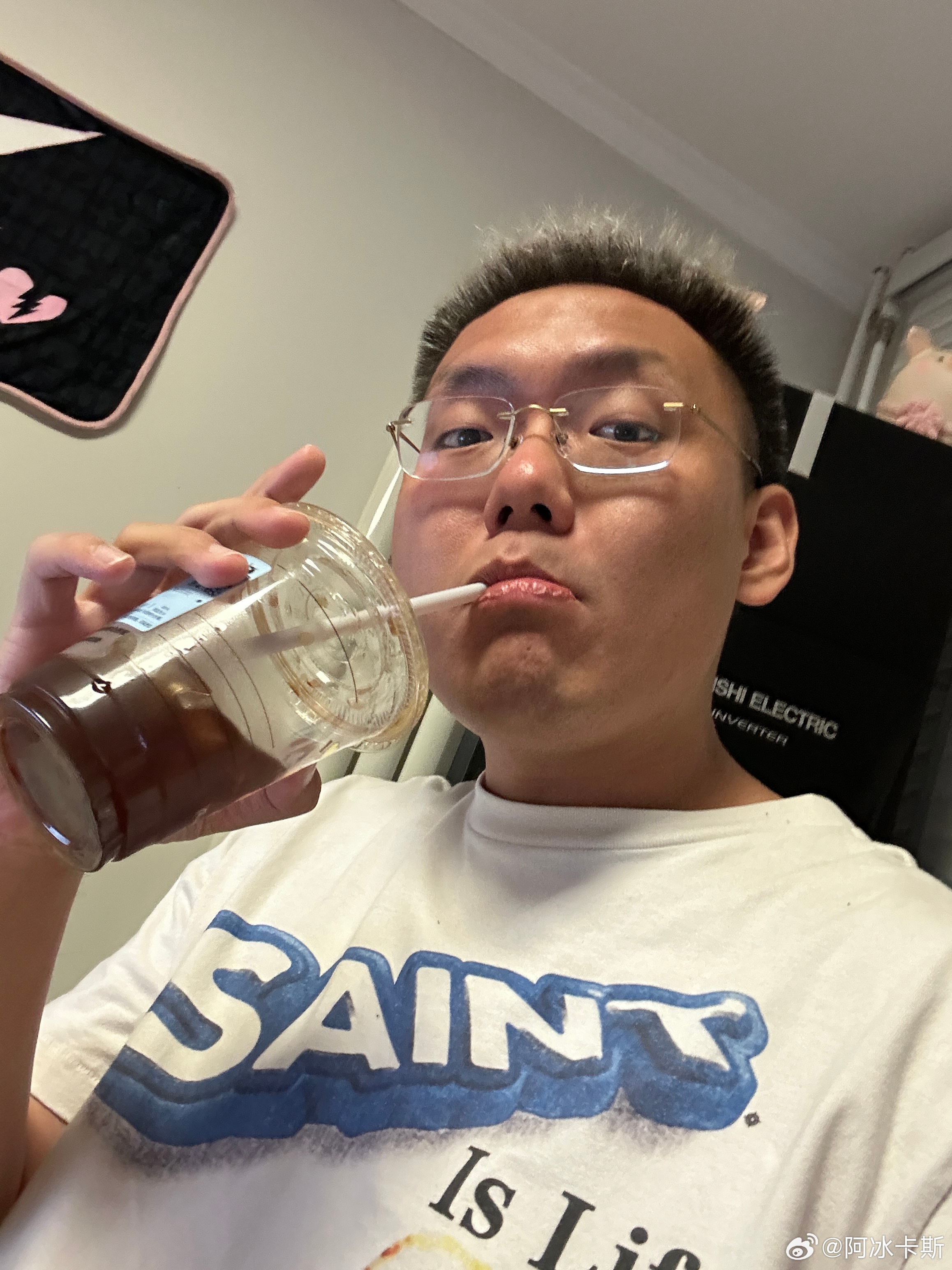 不行还是得喝一个☕️嘴里没味er～  ​​​