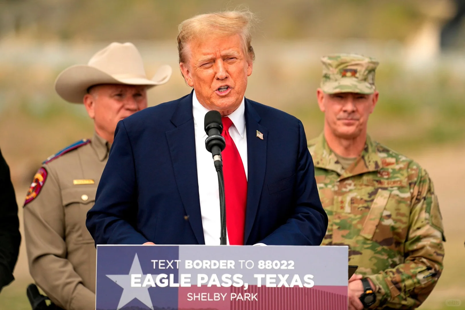 川普总统的2024感恩节致辞全文: 川普总统：我的美国同胞们，梅兰妮和...