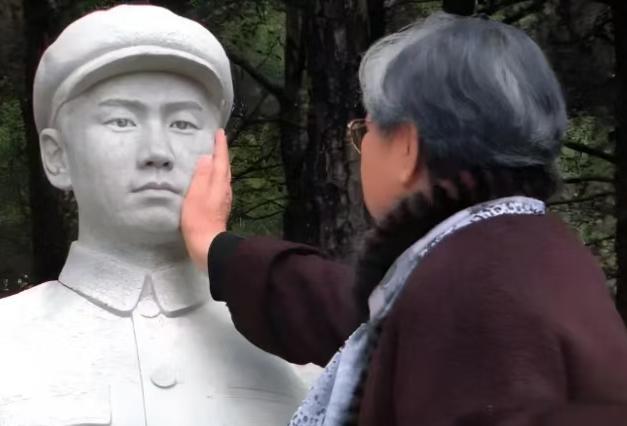 “岸英，这是我最后一次来看你了，我老了，你就在这里安息吧”，2006年，已经75