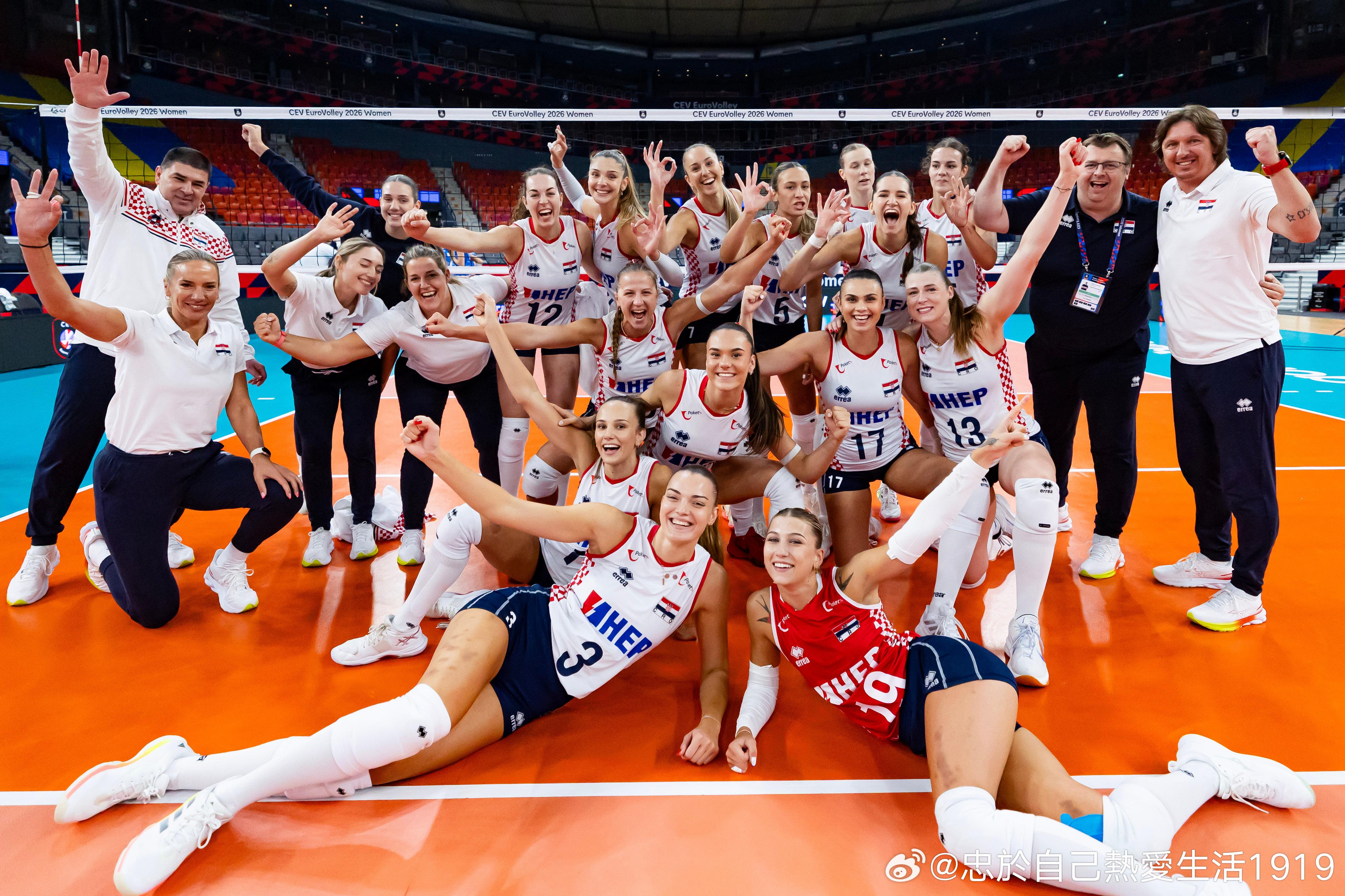 【女排欧锦赛】D组第四日赛果：🇭🇷克罗地亚3-2🇸🇰斯洛伐克（25-27