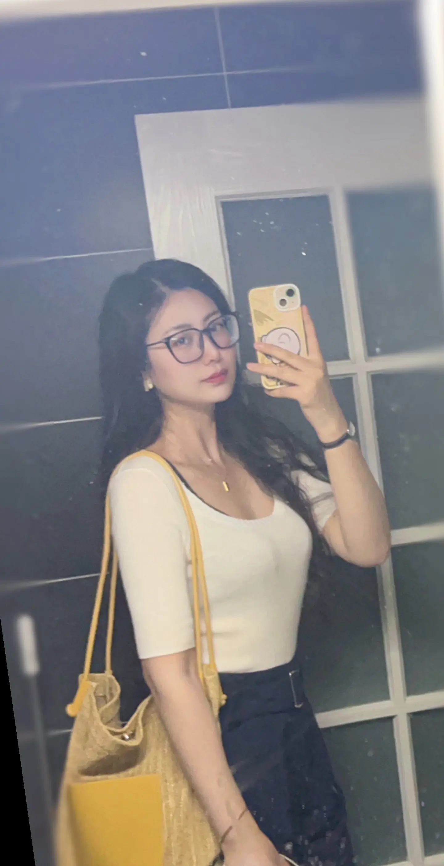 我不怕孤独终老，我只是怕失去爱一个人的能力。