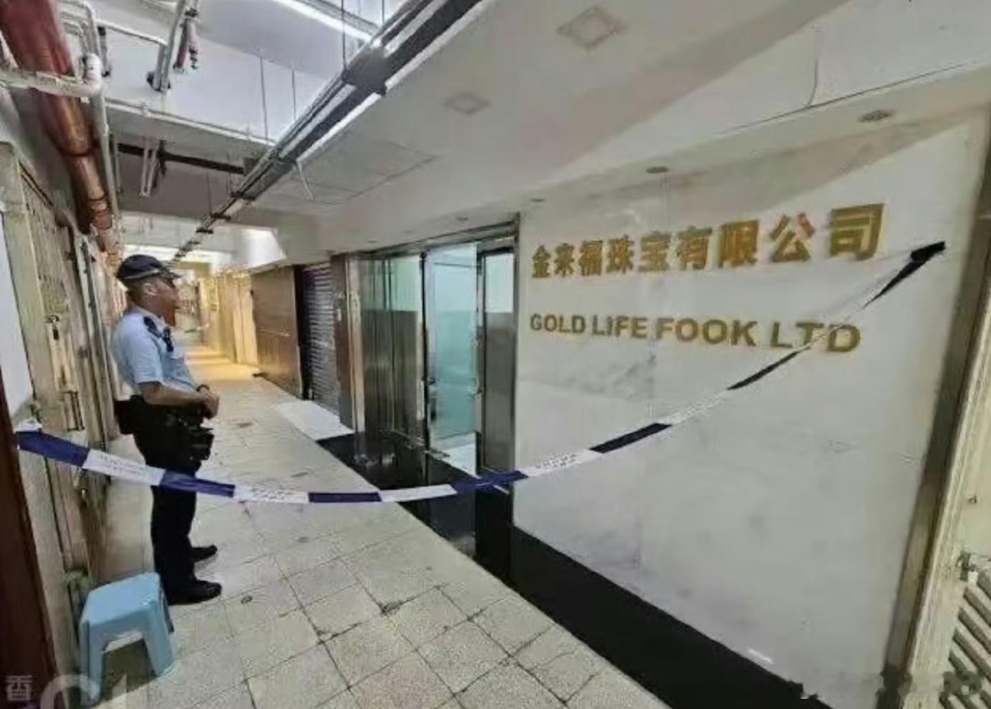 香港黄金盗窃案13人被捕昨天大家都在关注这个盗窃案，人家重案组可不是吃素的，这十