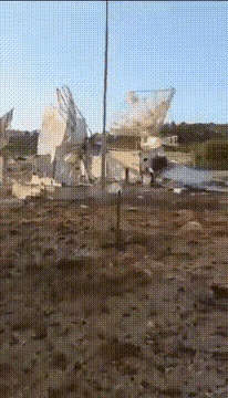 以色列欺人太甚，作恶太多。
水满则溢，月满则亏，恶满则报，天理不容。
伊朗，巴勒