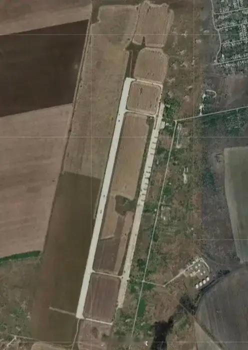 俄军在当地时间昨天晚上，从克里米亚塞瓦斯托波尔北部发射了2-4枚“锆石”高超声速