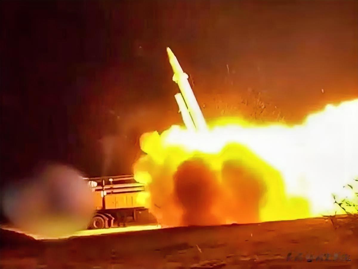 出大事了，美军战机被导弹击落，英法德俄失声，特朗普要心碎了。按照特朗普的要求，“