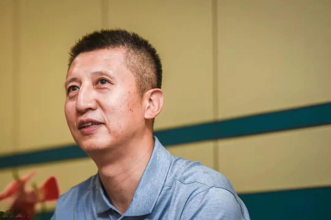 广州大胜青岛背后的秘密武器，杨汉森如何在CBA季后赛中沉沦？刘维伟训练准备入道的