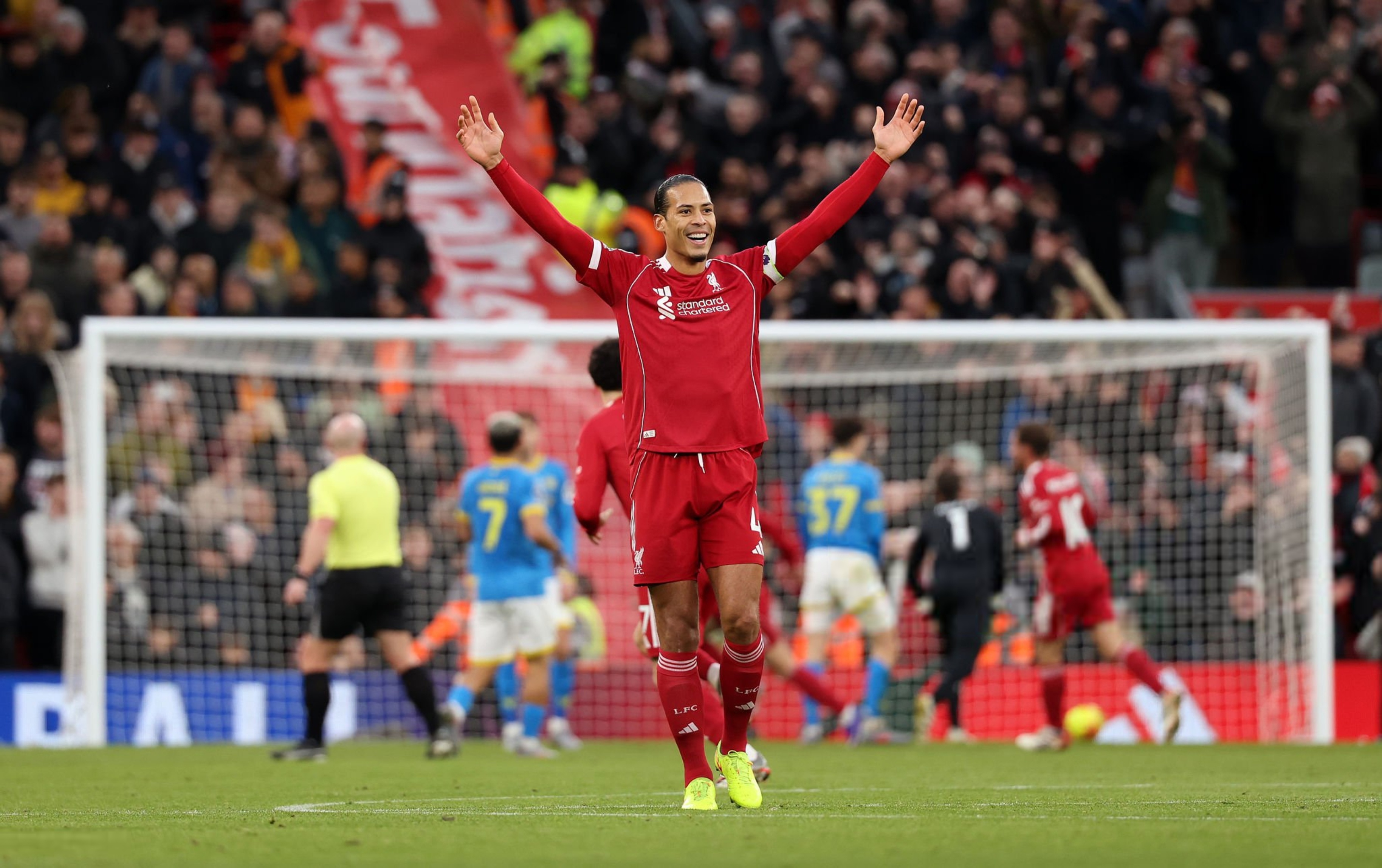 范戴克庆祝维尔茨的破门！利物浦vs狼队英超联赛