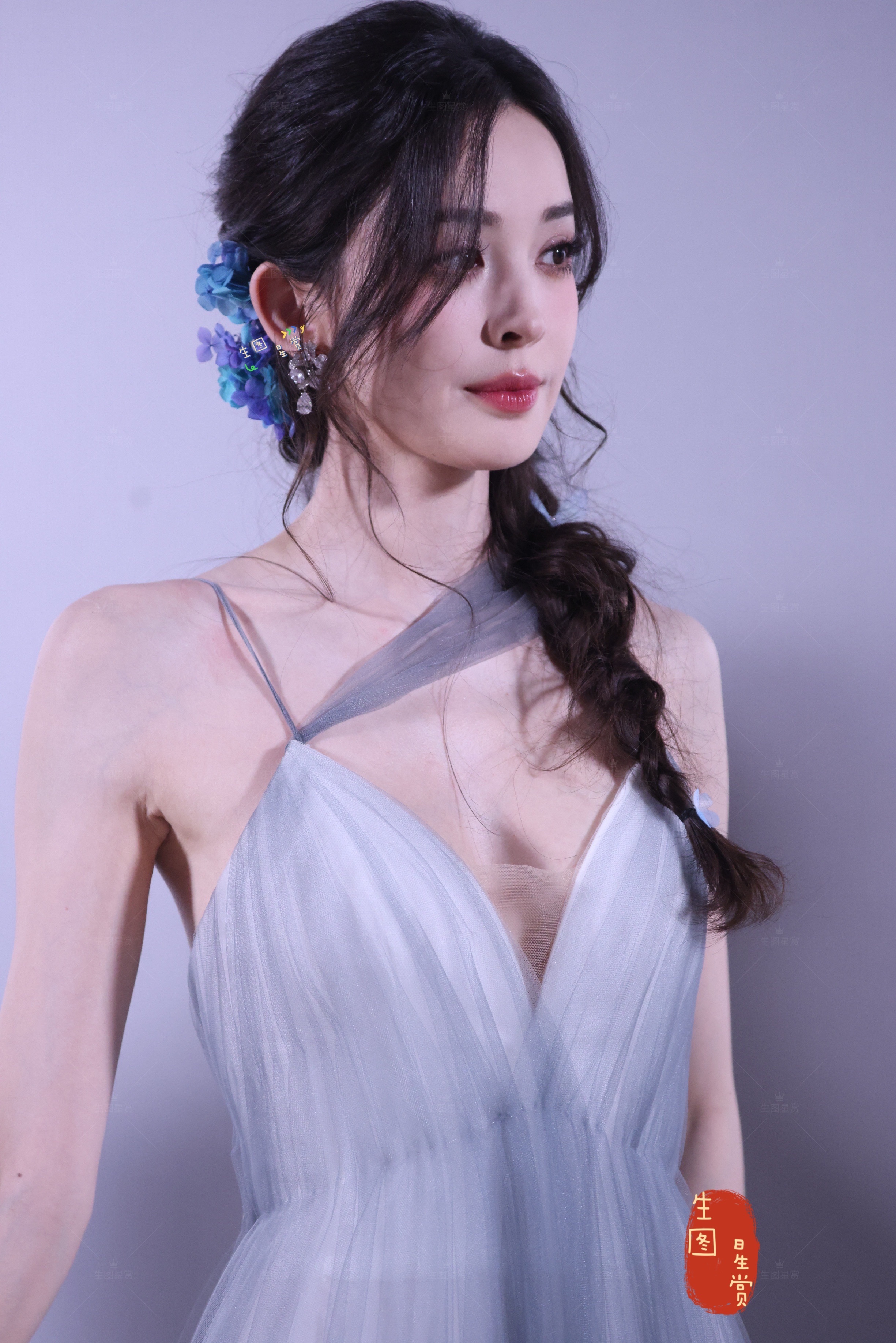 娜扎玉茗茶骨追剧团一组新图蓝色妖姬扎扎仙飘了我一脸娜扎荣善宝🧚♀️娜扎安慰余茵