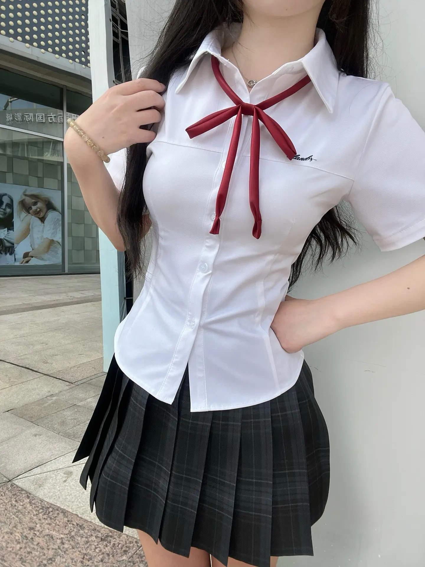 瞳孔和心跳的距离 在与你对视时清零 春日穿搭