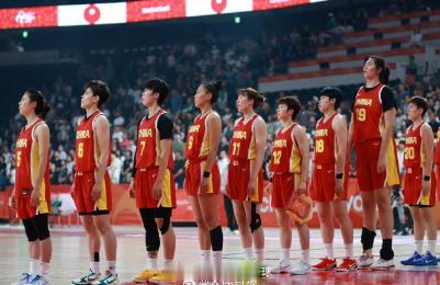 一场65分大胜，中国女篮用团队篮球拿下亚运开门红。全队6人得分上双，不再依赖单一