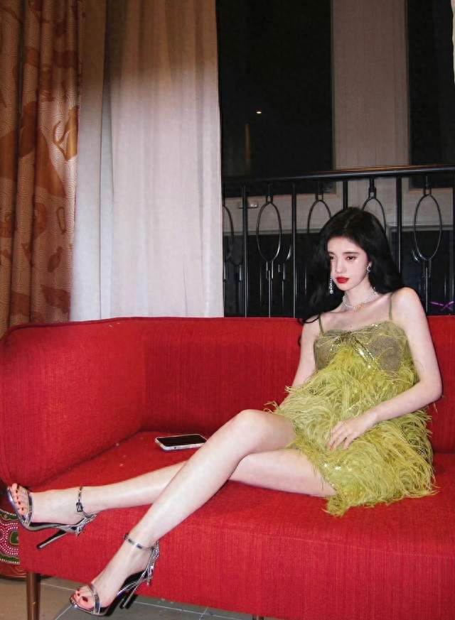 鞠婧祎的"眼前一亮"，不是运气，是日常