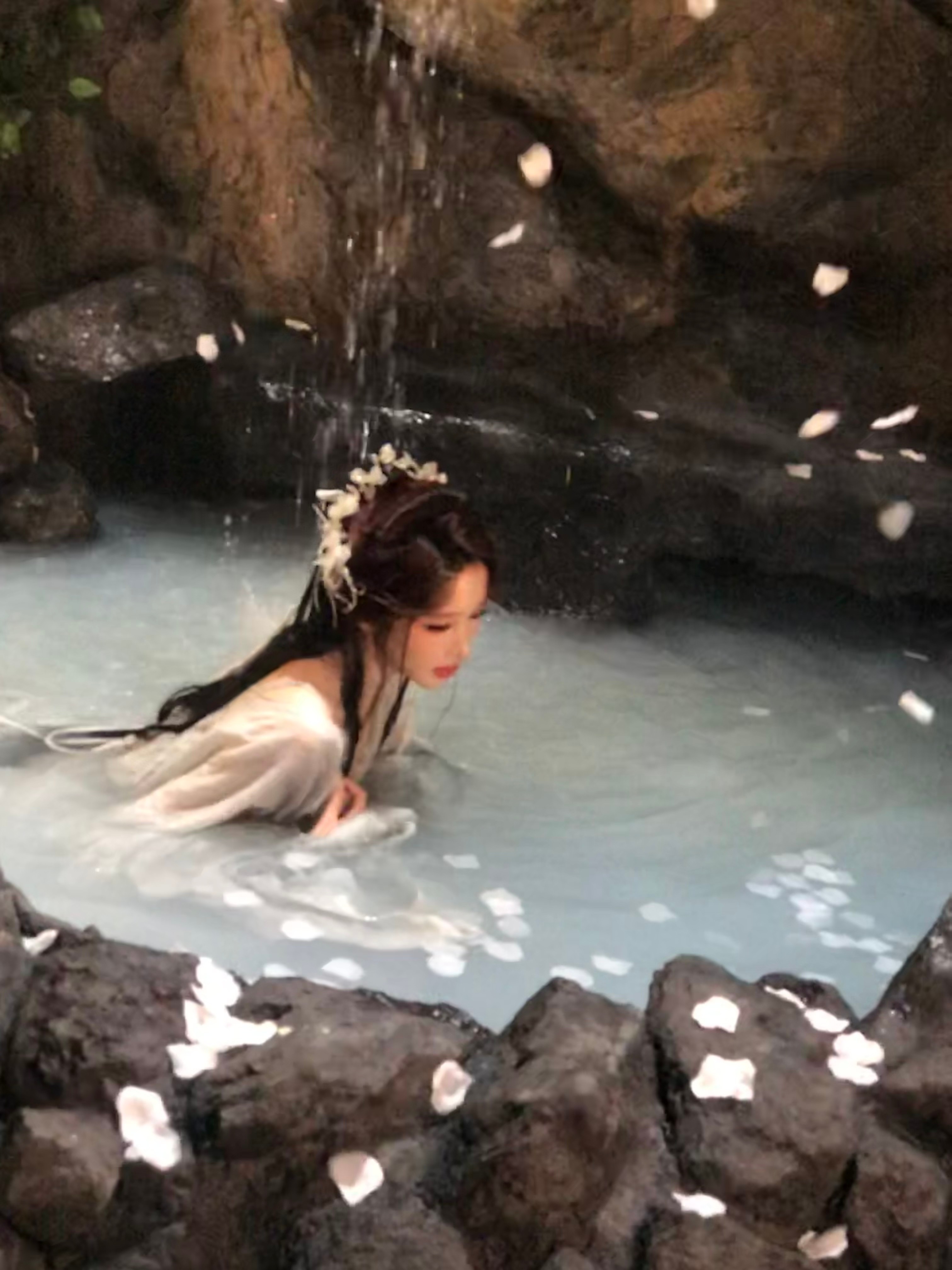 周诗雨[超话]  🌧️周诗雨首张专辑先行曲dose 好想宝宝[给你小心心]​​
