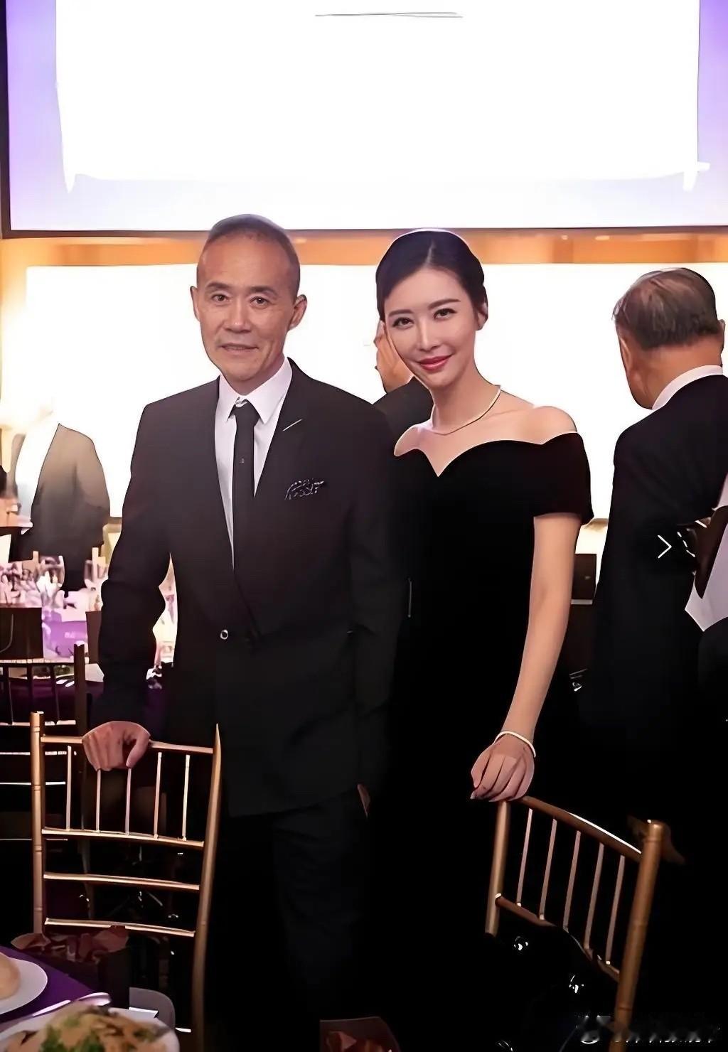 外人总爱用自己的生活逻辑，去评判别人的婚姻。你觉得43岁要熬到更年期是痛苦，可在