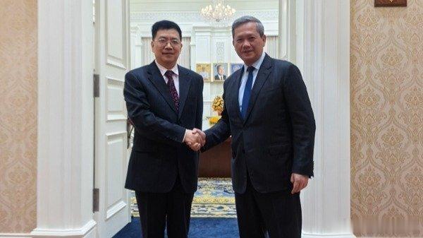 凤凰新闻【外交部亚洲事务特使再赴柬泰穿梭调停】2025年12月18日至23日，中