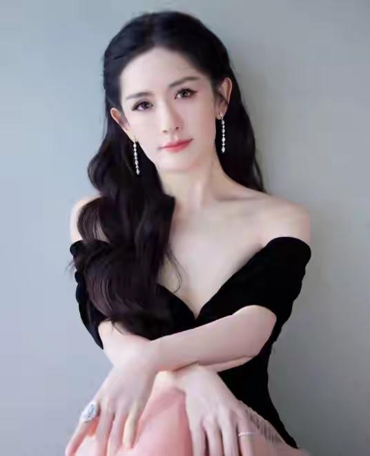 谢娜生气了
不是因为老公没有给她买情人节礼物
也不是因为孩子不听话
而是因为狗仔