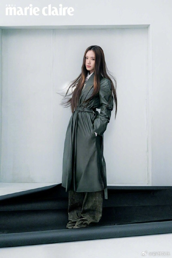 小S二女儿回应是否进演艺圈 小S二女儿Lily谈是否进演艺圈，她坦言还在观望中，
