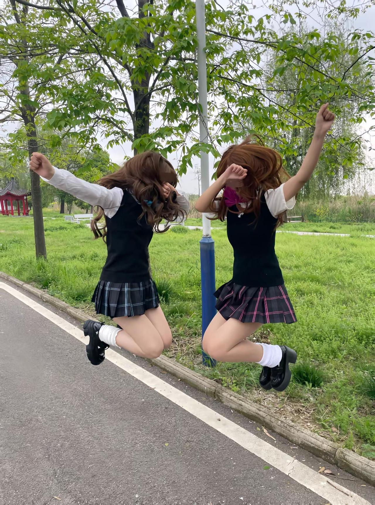 爆裂吧现实！粉碎吧精神！放逐这个世界！jk 双子 夏日穿搭