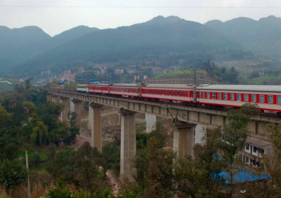 2011年2月拍摄的K9424次列车，运行重庆北到达州，这趟列车当时还套跑达州到