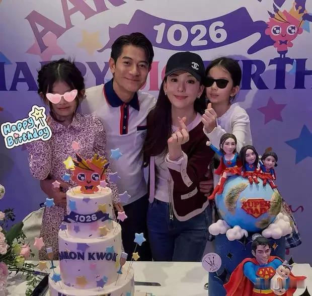 【60岁郭富城拍戏断肋骨！忍痛一周不告诉方媛，原因超暖心】

近日，60岁的郭富