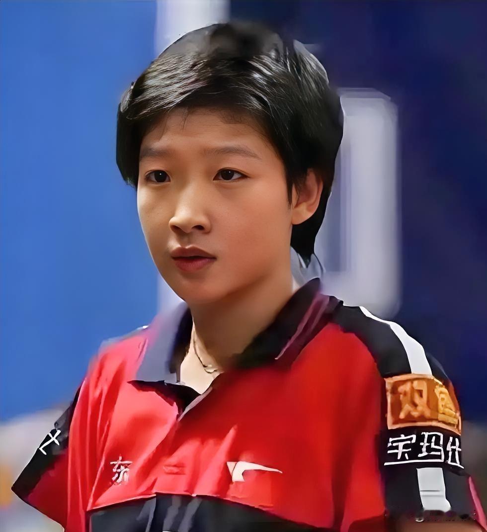 刘诗雯的“小枣”昵称是师姐郭焱给取的。2005年她刚进国家队时，还有点婴儿肥，脸