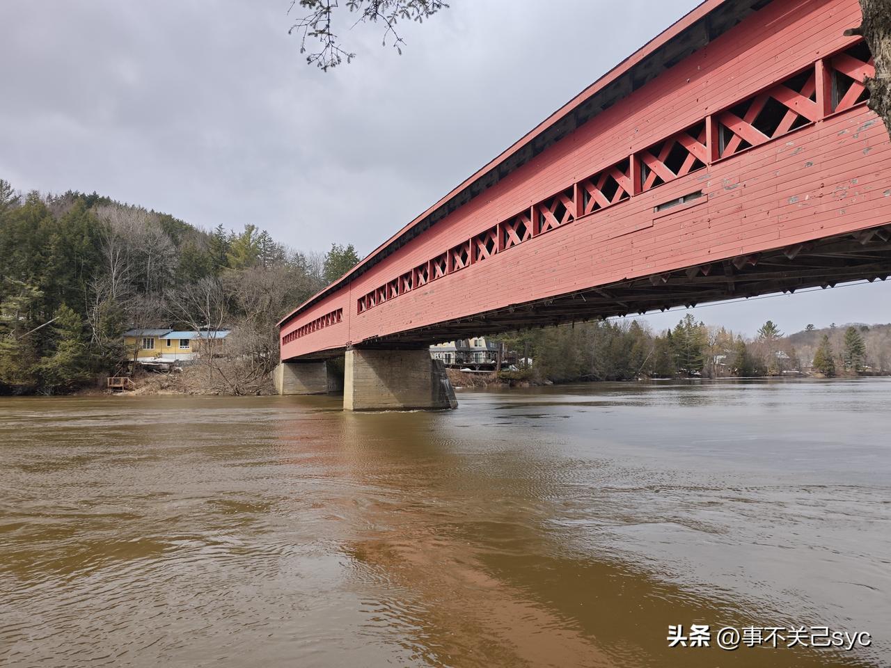 加拿大作为国家的历史不是太久远，1867年7月1日（加拿大联邦成立），
​ 到今