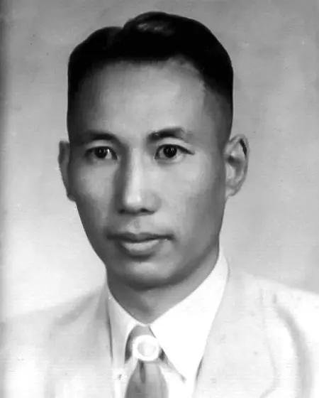 施锡祉（1914年4月2日一1978年8月5日），字授之，浙江杭州人，铁路工程专