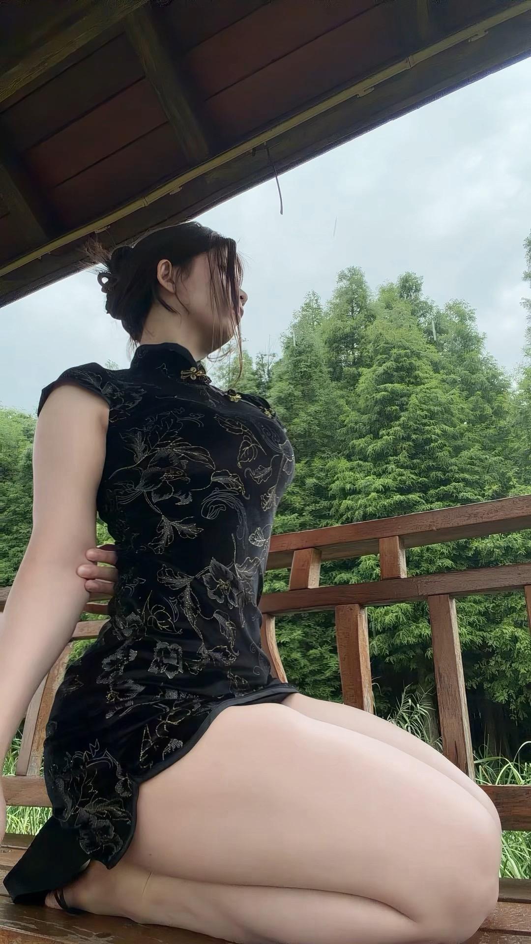 黑系袍-