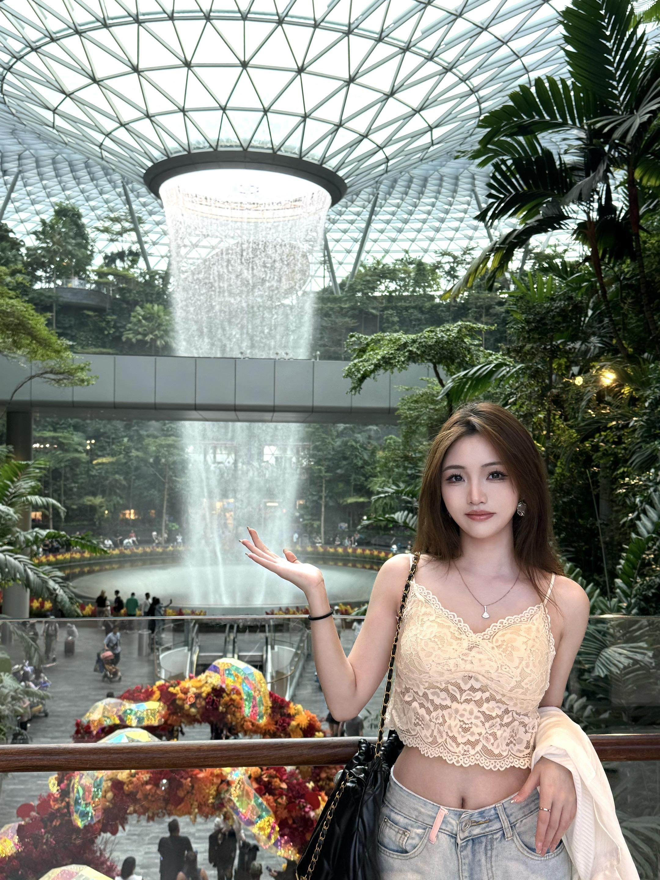 直到某天 有个人告诉我他爱我 并不是因为我足够完美而是因为我是我