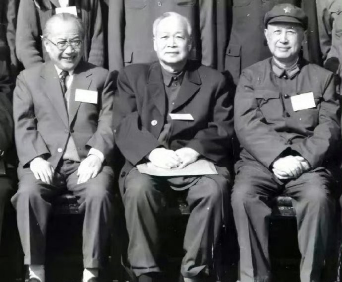 钱学森、钱三强、钱伟长，分别是中国导弹之父、中国原子弹之父、中国力学之父！向共和