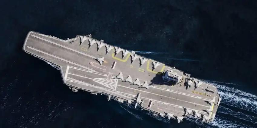 显然是吹牛的马克龙不可能建
马克龙宣布建造一艘新的航空母舰，尽管法国面临巨额财政