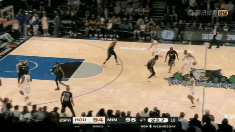 阿杜被盖。
杜兰特以大幅度变向、出手点高、投篮准著称，比他高的没他快，比他快的没