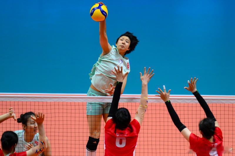 女排7-8名决赛，辽宁女排2-3北京。26-24/19-25/21-25/25-