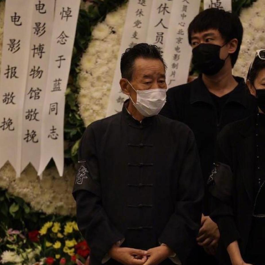 李雪健在于蓝葬礼上，一张罕见的留影，这张照片拍摄于2020年8月16日，地点是北