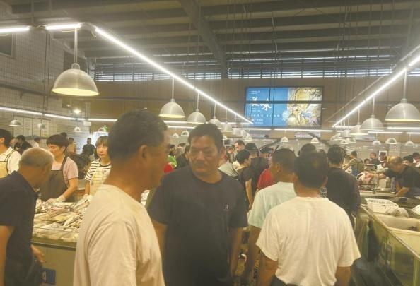 免费坐地铁跨海去买菜，这事听着都新鲜。可9月14号一大早，宁波真就上演了这么一出