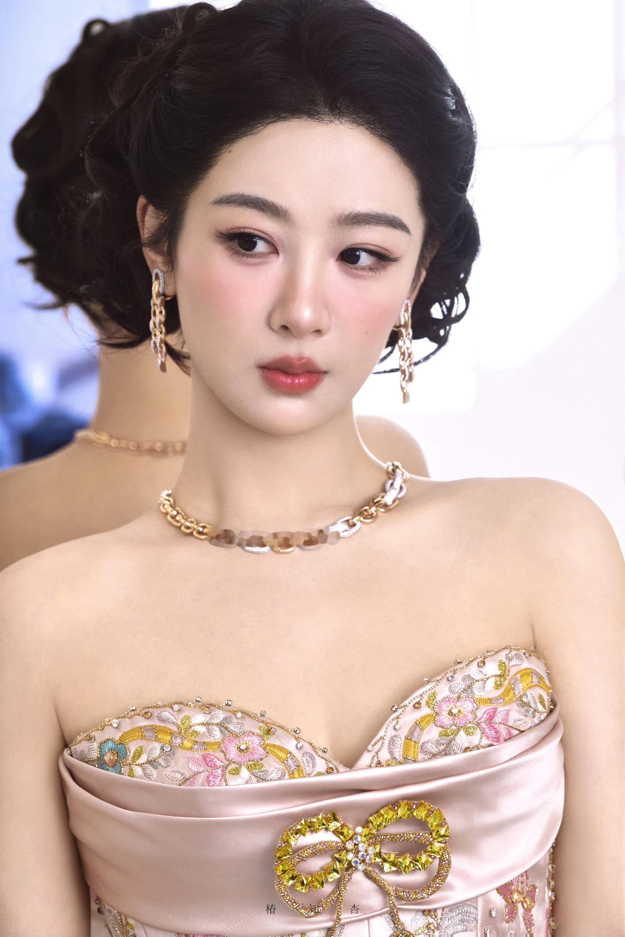 杨紫 yz杨紫董竹君yz杨紫玉兰花开君再来青春的旋律总是围绕着你.【杨紫董竹君｜