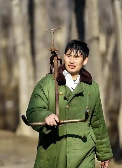 朱之文放着几千万唾手可得的快钱不要，却甘愿四处奔波跑商演？
究竟是另有所图，还是
