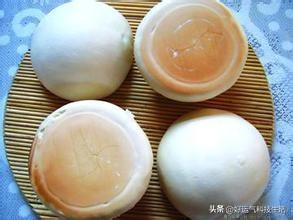 来青岛不吃海鲜可以，但不吃王哥庄大馒头真的亏大了！在咱青岛人心里，最好吃的馒头，