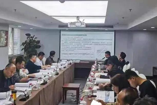 市高速集团衡昔公司组织召开上跨京广铁路、京广高铁涉铁工程施工图审查会

4月12