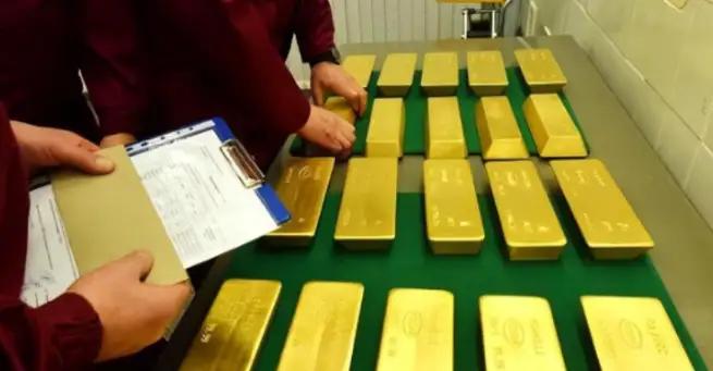 咱存在美国那600吨黄金，还能搬回家吗？别急，答案有点扎心

先说结论：想一次性