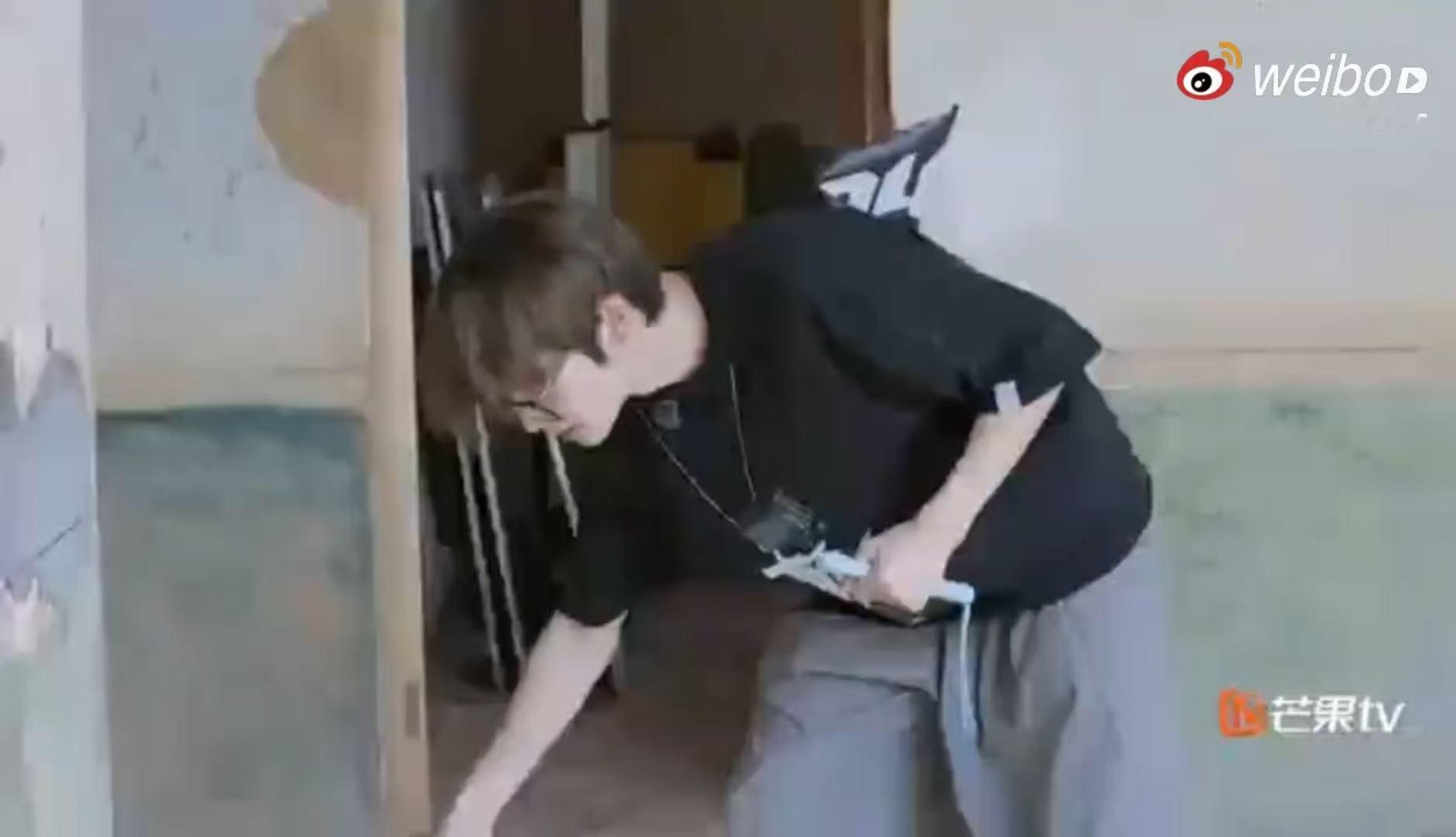乐华男团是真能藏啊看BOYHOOD玩捉迷藏笑个不停，他们躲的地方真是脑洞大开，成