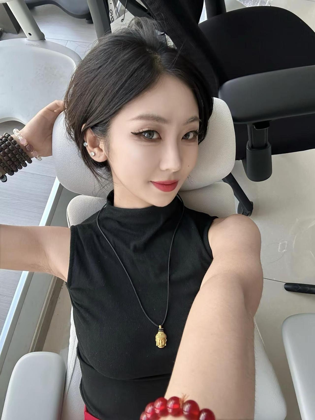 能够不断的认识自己是一件很幸福的事，人是流动的，我的状态也在不停的变化·今日份高