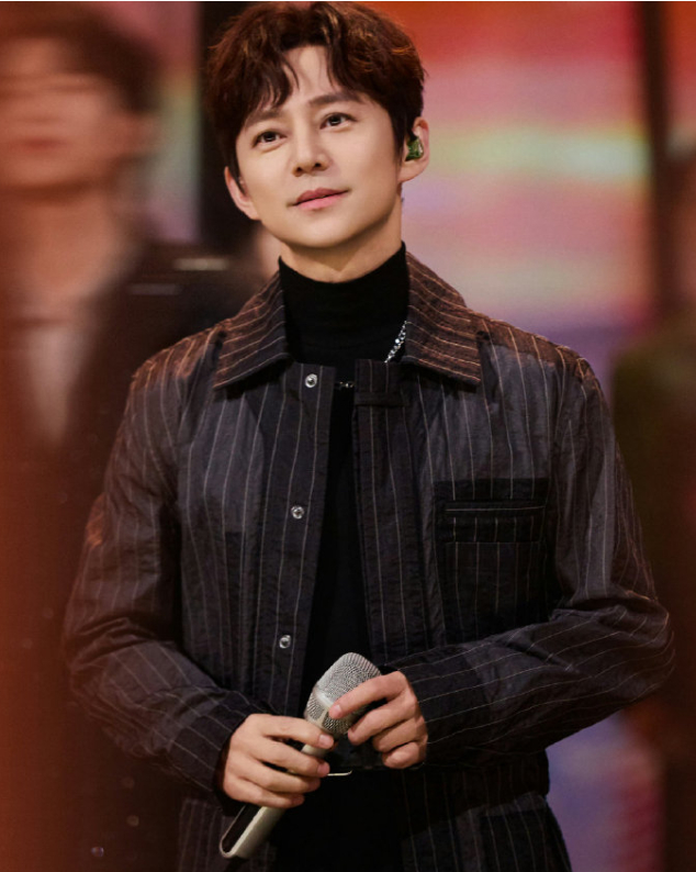 何炅的健康小目标，是让身心都保持舒展的状态。他注重运动带来的愉悦感，跑步、瑜伽、