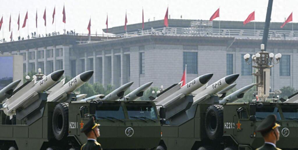 一个问题最近在外网火了，为什么面对中国，许多国家都不敢先开枪。答案其实不神秘，不