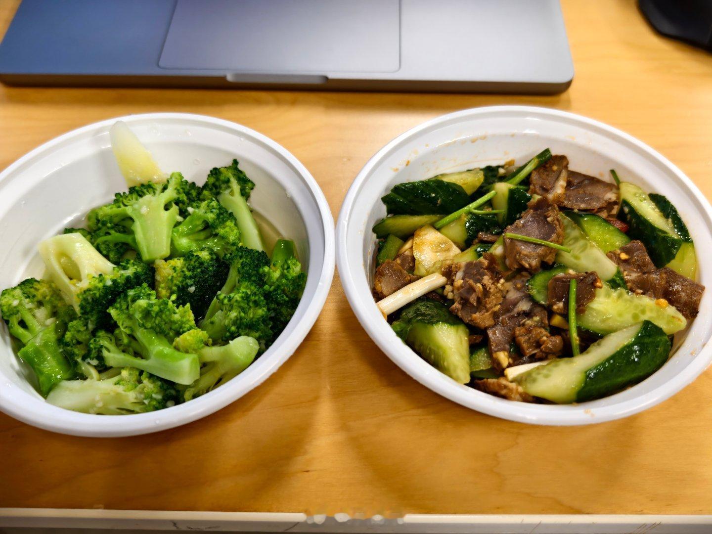 加班吃个饭，继续卷～～ ​​​