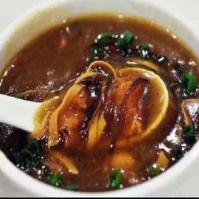 普通的饭菜都是家的味道一个烙馍一碗汤，可口又健康。这就是家的味道。
