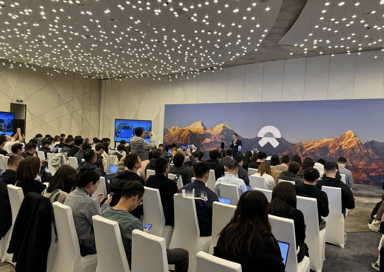 李斌刚刚正式放话，这个月乐道L60交付量肯定破万！
不得不说乐道汽车上市以来，销