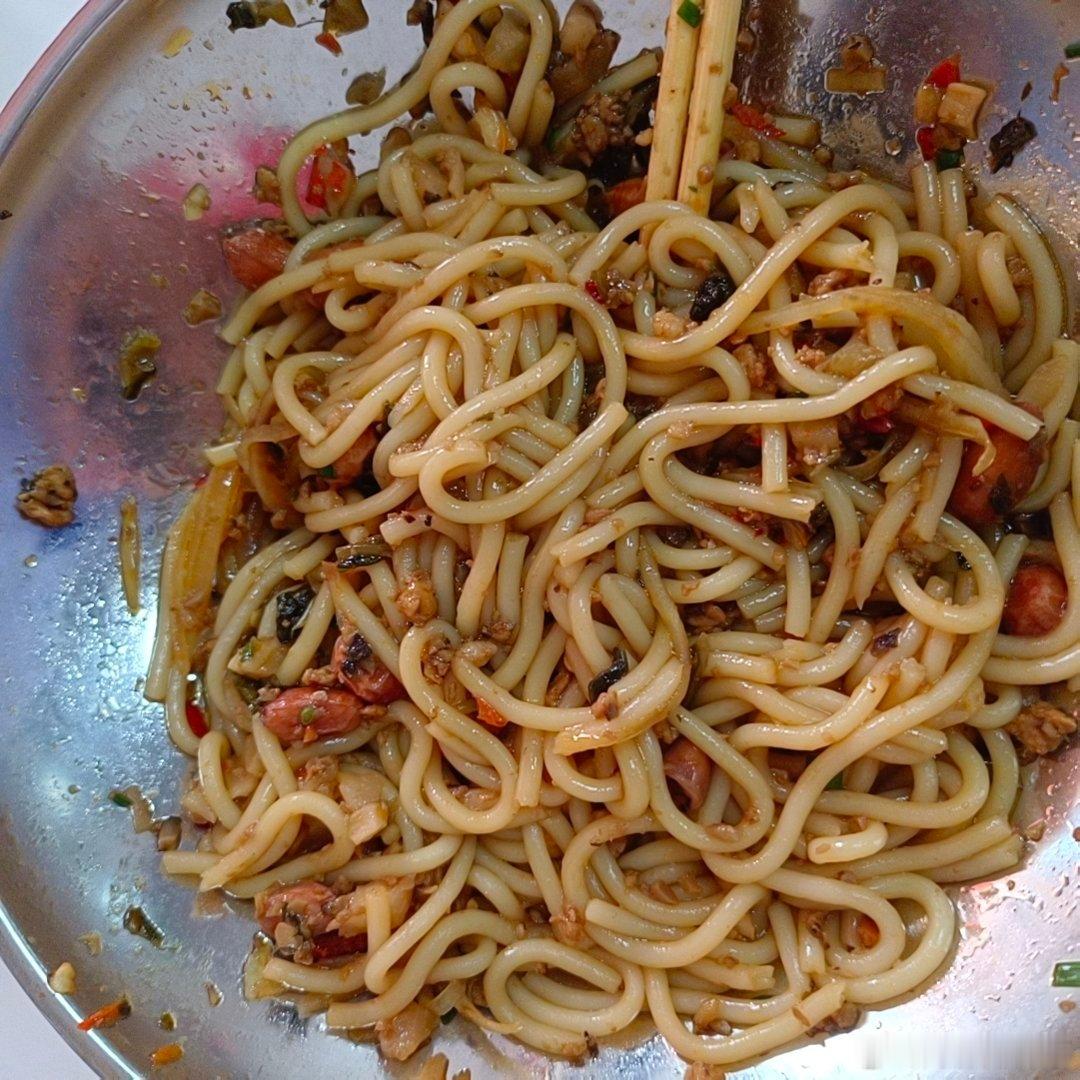 早饭～其实这个拌面一般般，但是要我8元