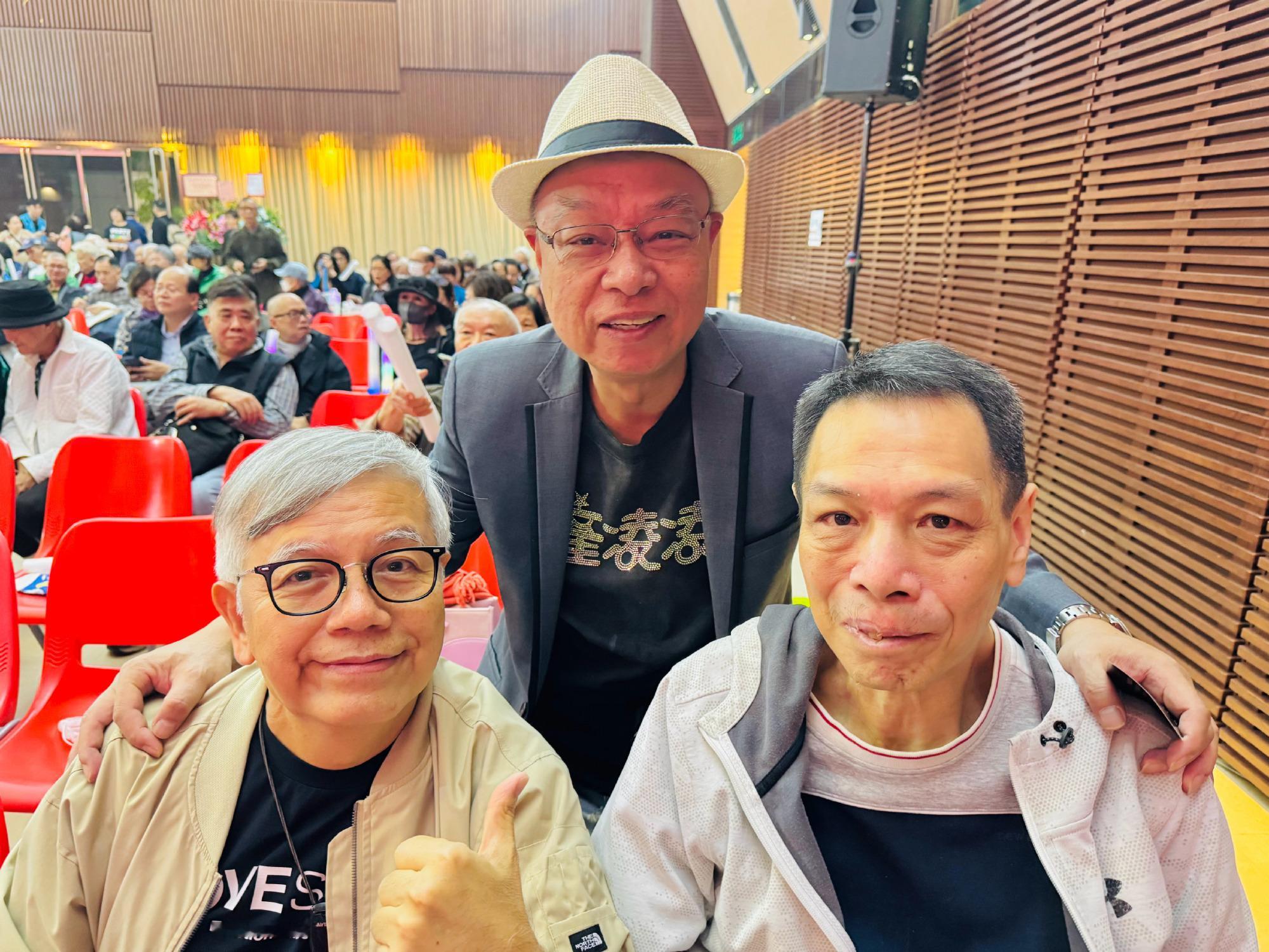 李力持导演晒照，田启文和李健仁，周星驰电影黄金配角，田鸡与如花。跨年电影愿