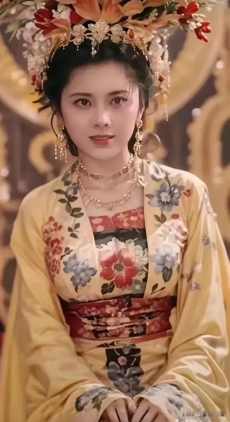 女儿国国王，身材一级棒，五官精致，神情自若，最美的女儿国女人。女儿国国王哈哈 西